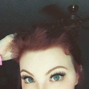 Meet your Posher, Caitie